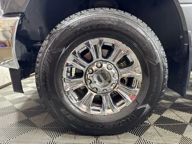 Used 2019 Gray Ford Lariat image 10
