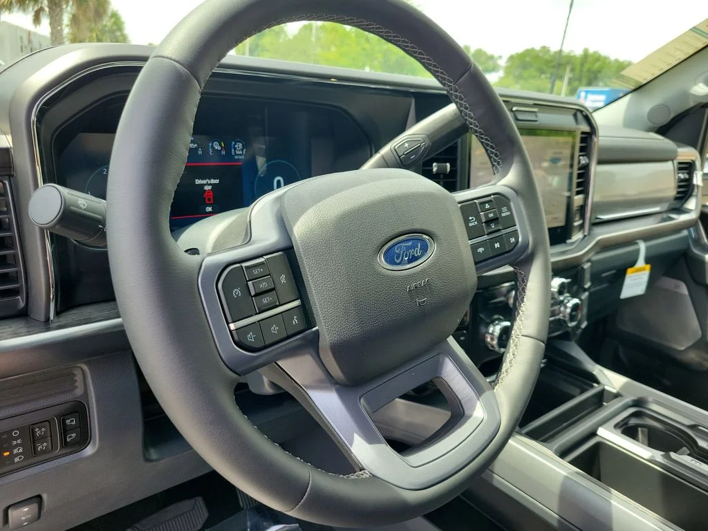 New 2026 Star White Metallic Tri-Coat Ford F-250® Lariat® image 16