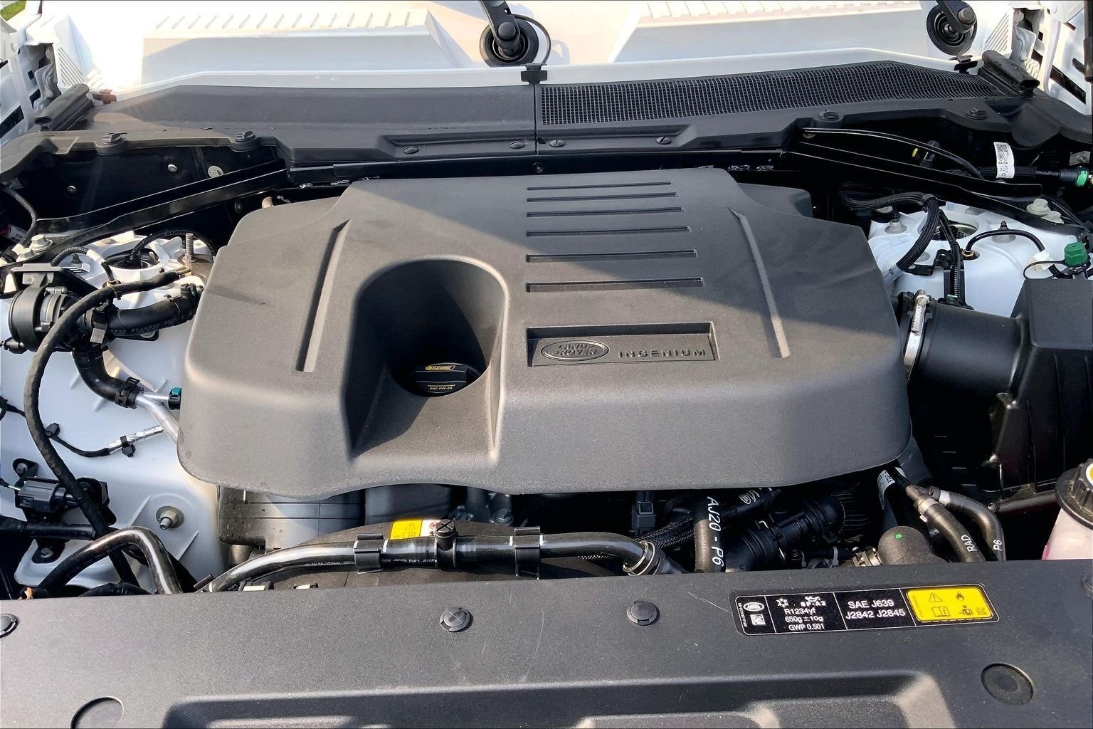 New 2026 Fuji White Land Rover X-Dynamic SE image 16