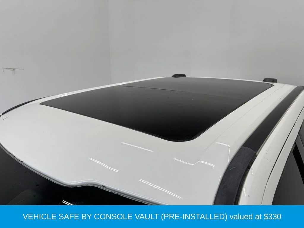 Used 2021 White Metallic Ford Platinum image 9