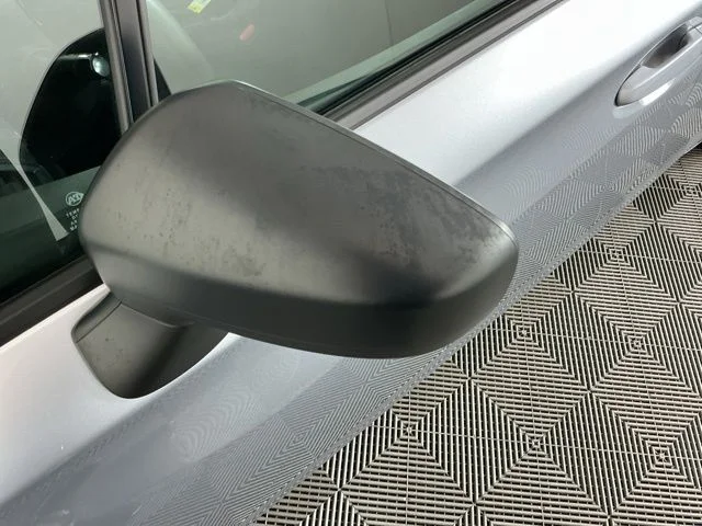 Used 2018 Silver Subaru 2.0i image 10