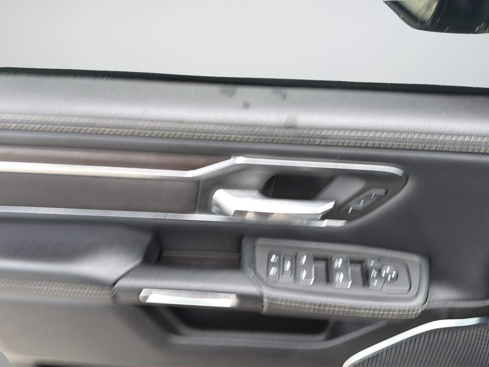 Used 2025 Silver Ram Laramie image 25