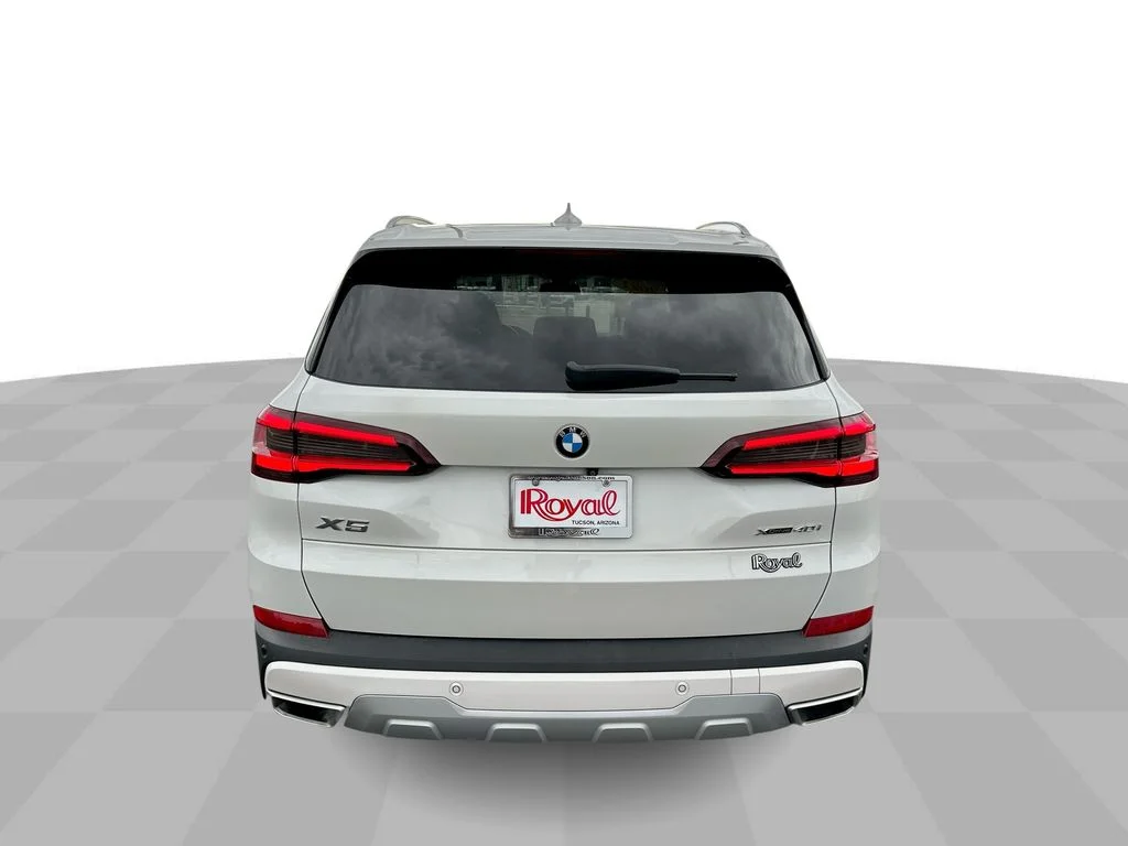 Used 2021 White BMW xDrive40i image 23