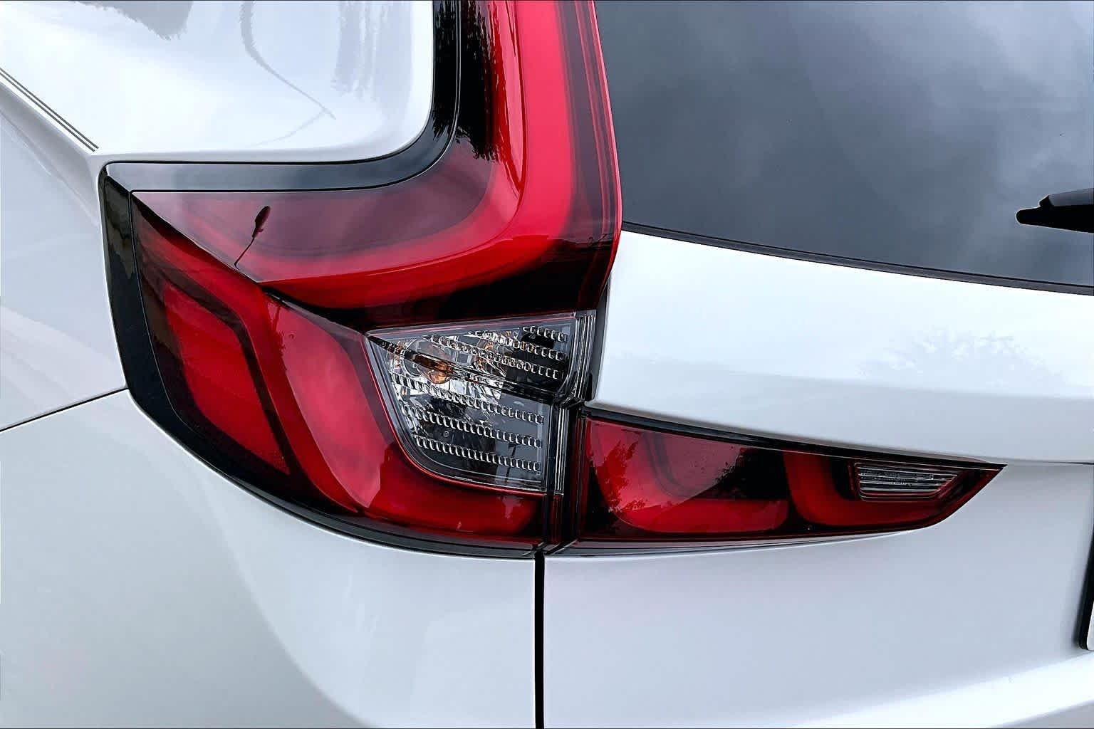 Used 2025 Platinum White Pearl Honda Sport Touring image 29