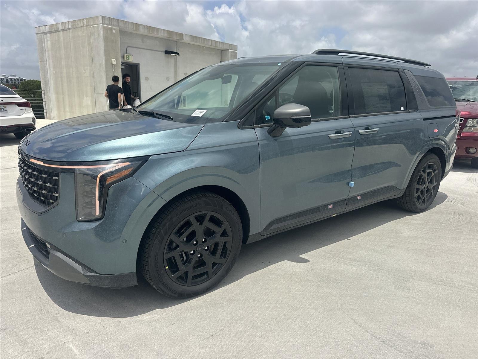 2026 Kia Sedona SX Prestige HEV's photo