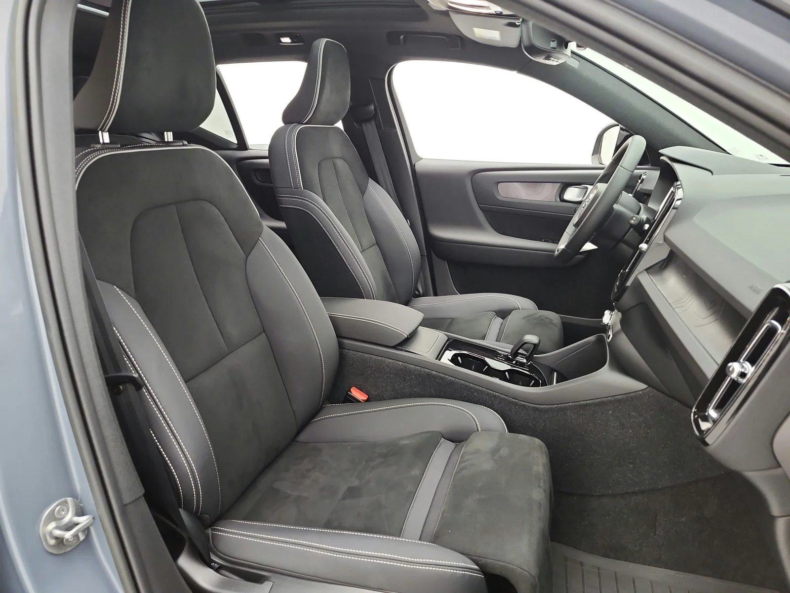 Used 2023 Thunder Grey Metallic Volvo Twin eAWD Plus image 19