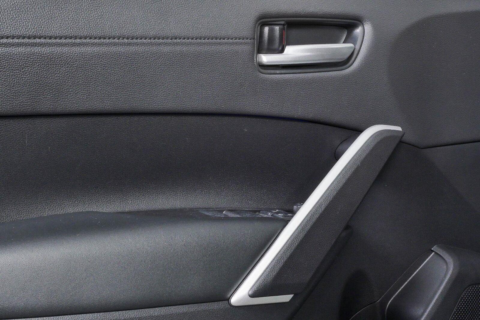 Used 2025 Sonic Silver Toyota XLE image 6