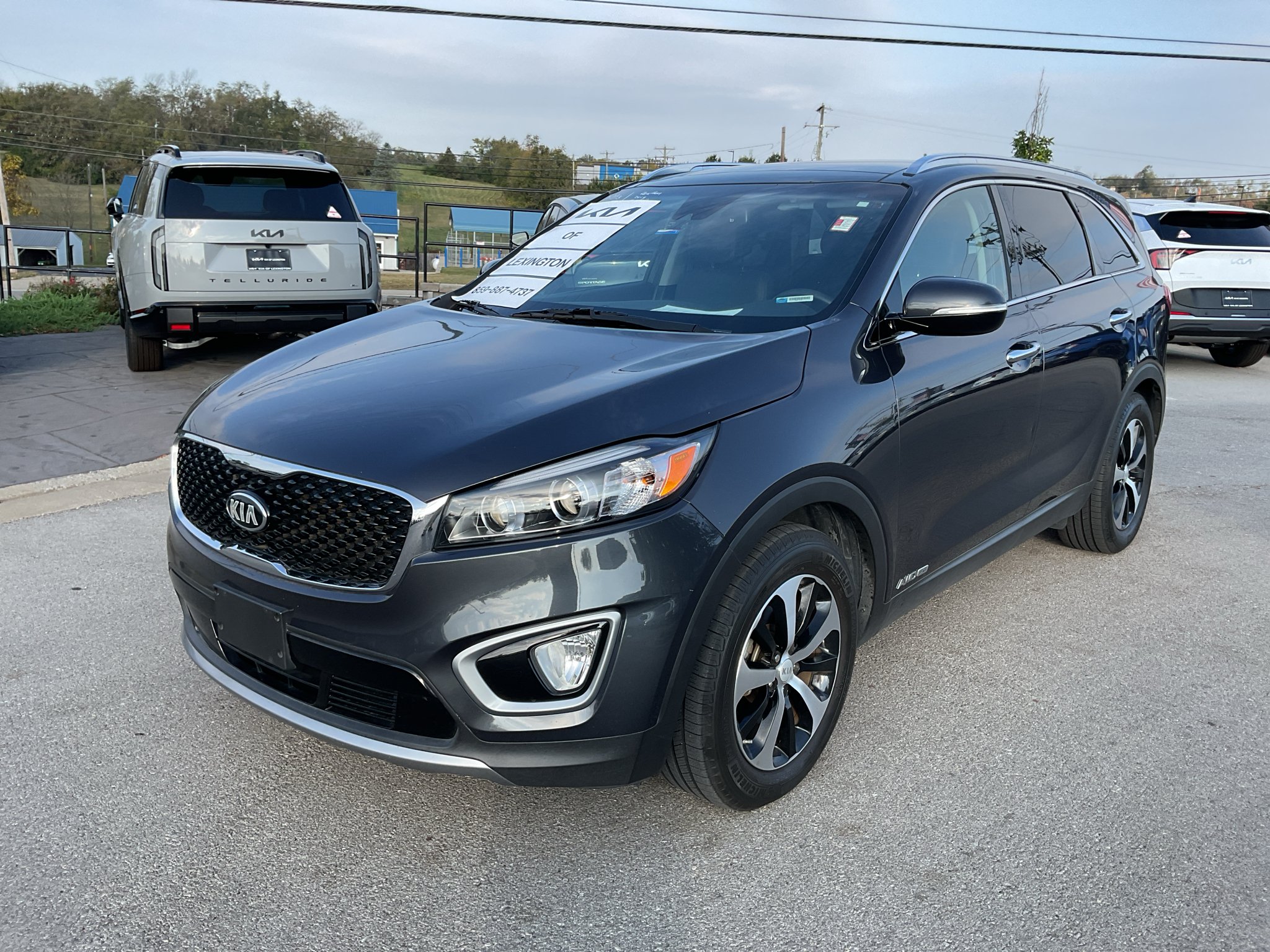 Used 2017 Platinum Graphite Kia EX V6 image 4