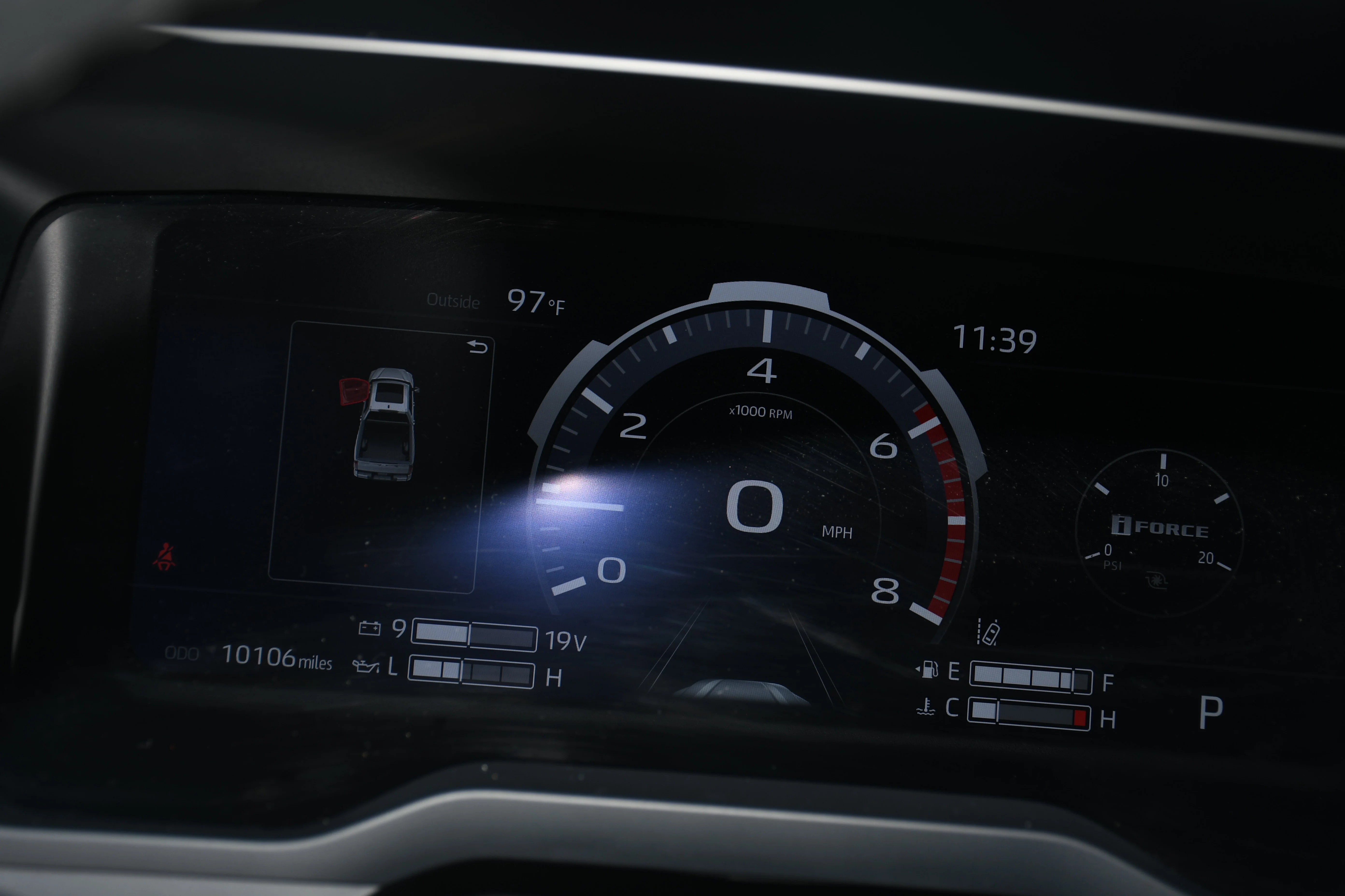 2025 Toyota Tundra Limited - Photo 14