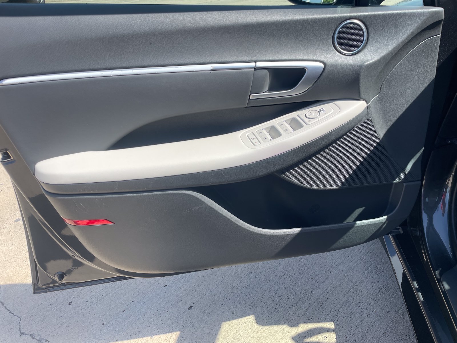 Used 2024 Gray Hyundai SEL image 21