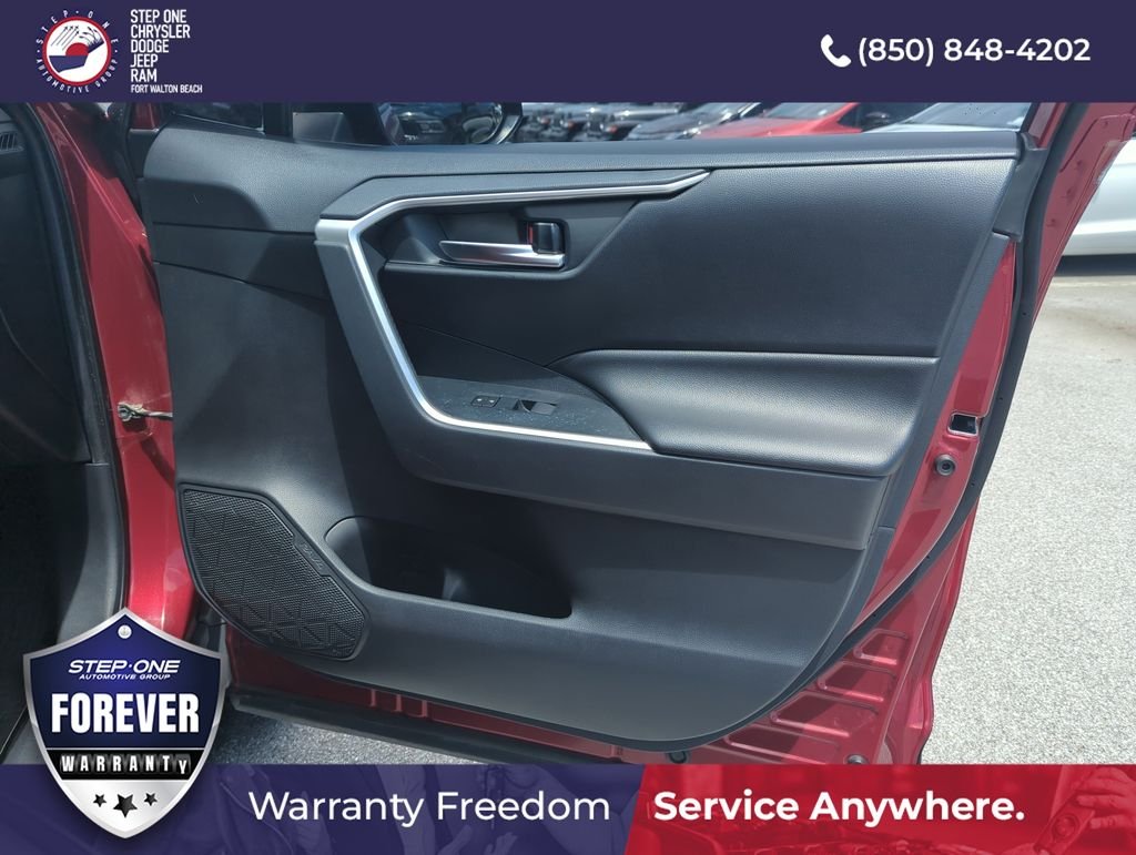 Used 2019 Red Toyota XLE image 33