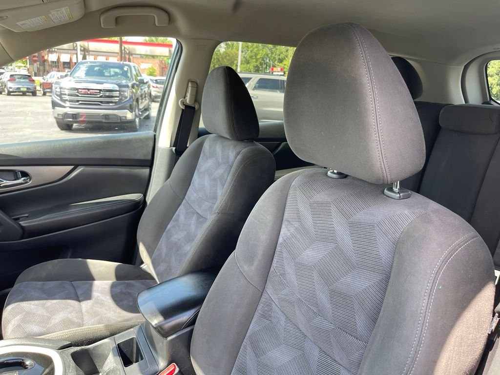 Used 2015 Super Black Nissan SV image 11