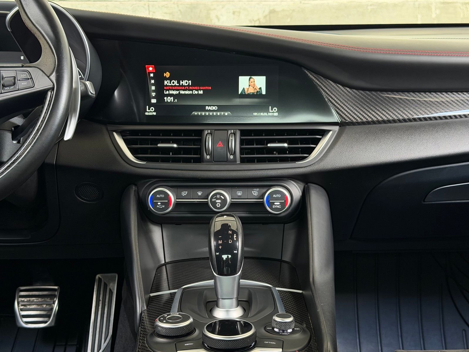 Used 2017  Alfa Romeo Quadrifoglio image 4
