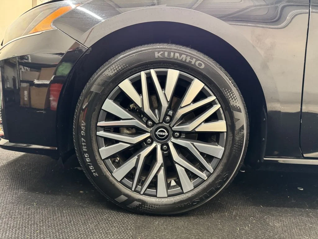 Used 2024 Black Nissan 2.5 SV image 12
