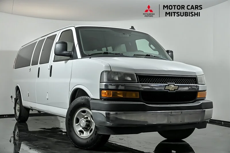 2017 Chevrolet Express 3500 LS Extended's photo