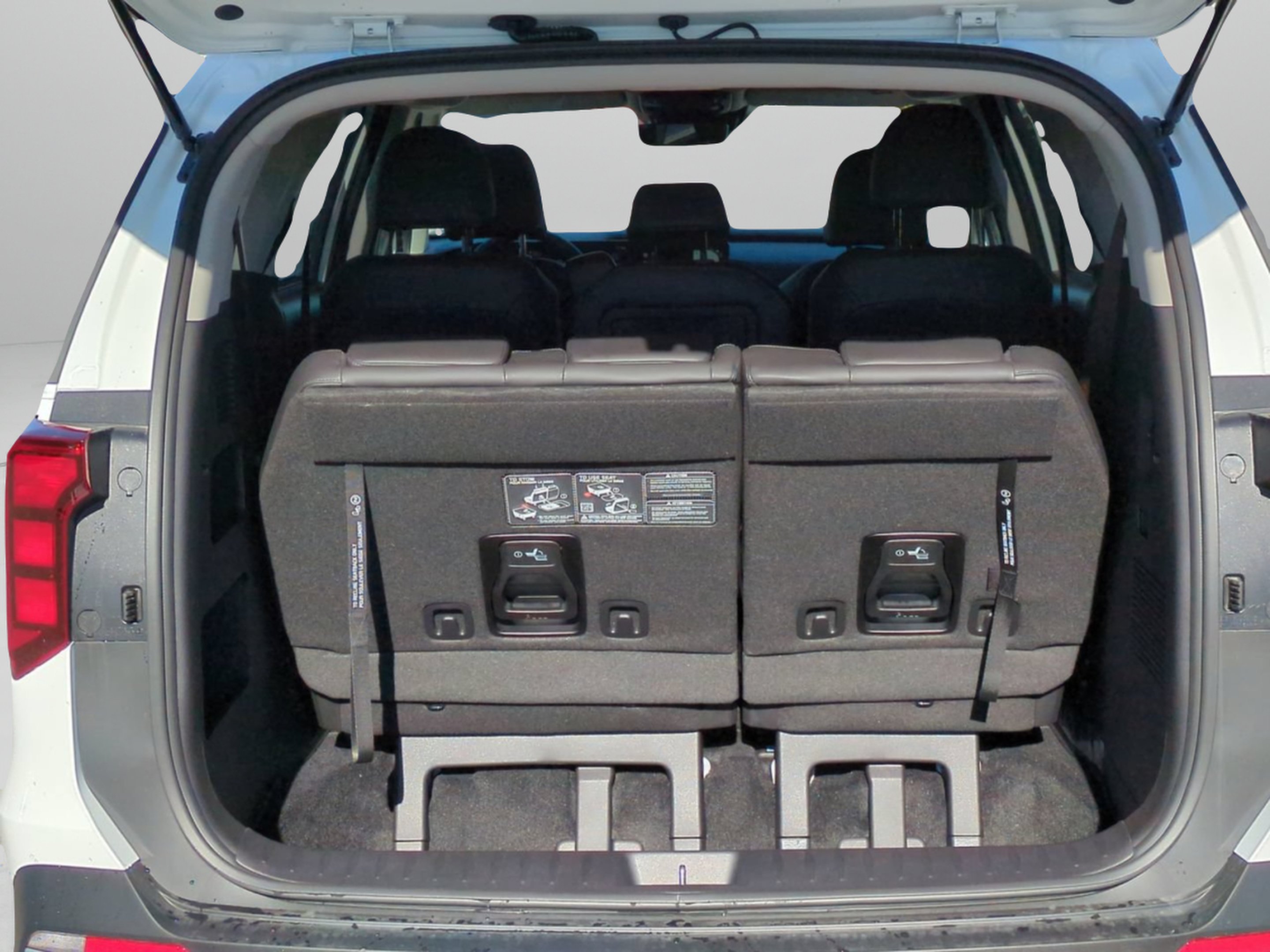 New 2026 Snow White Pearl Kia LXS image 10