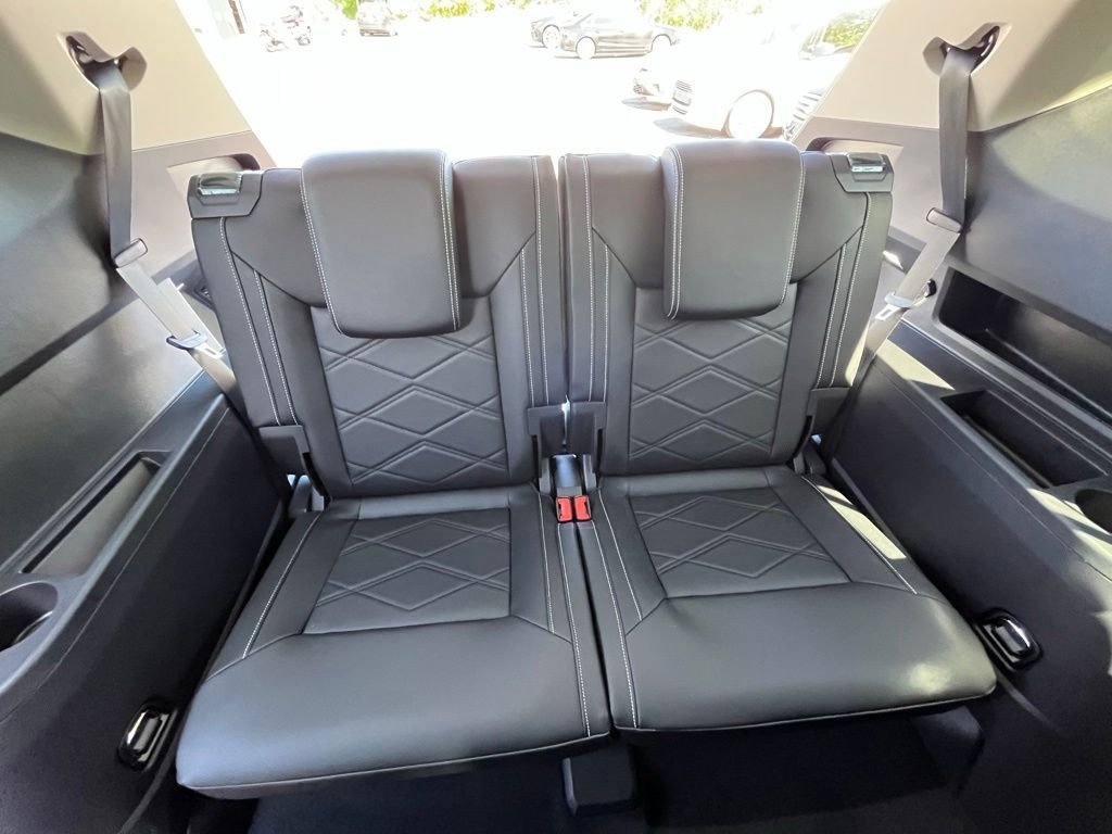 New 2026 Gray Volkswagen 2.0T SE w/Technology image 25