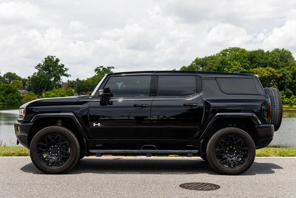 Used 2025 Black GMC 2X image 6