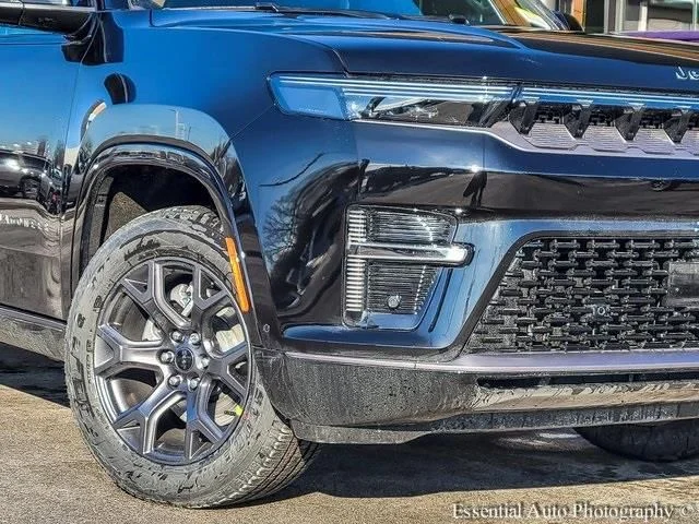 New 2026 High Gloss Black Exterior Paint Jeep Limited Altitude image 3