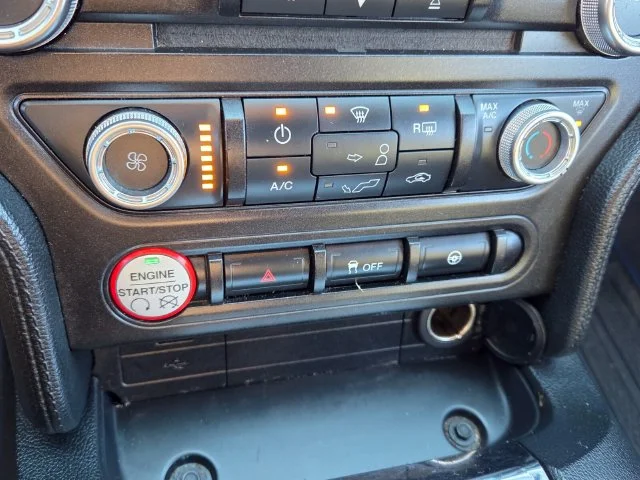 Used 2015  Ford GT image 34