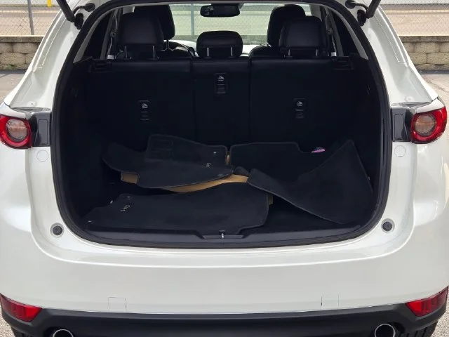 Used 2020 White Mazda Grand Touring image 12