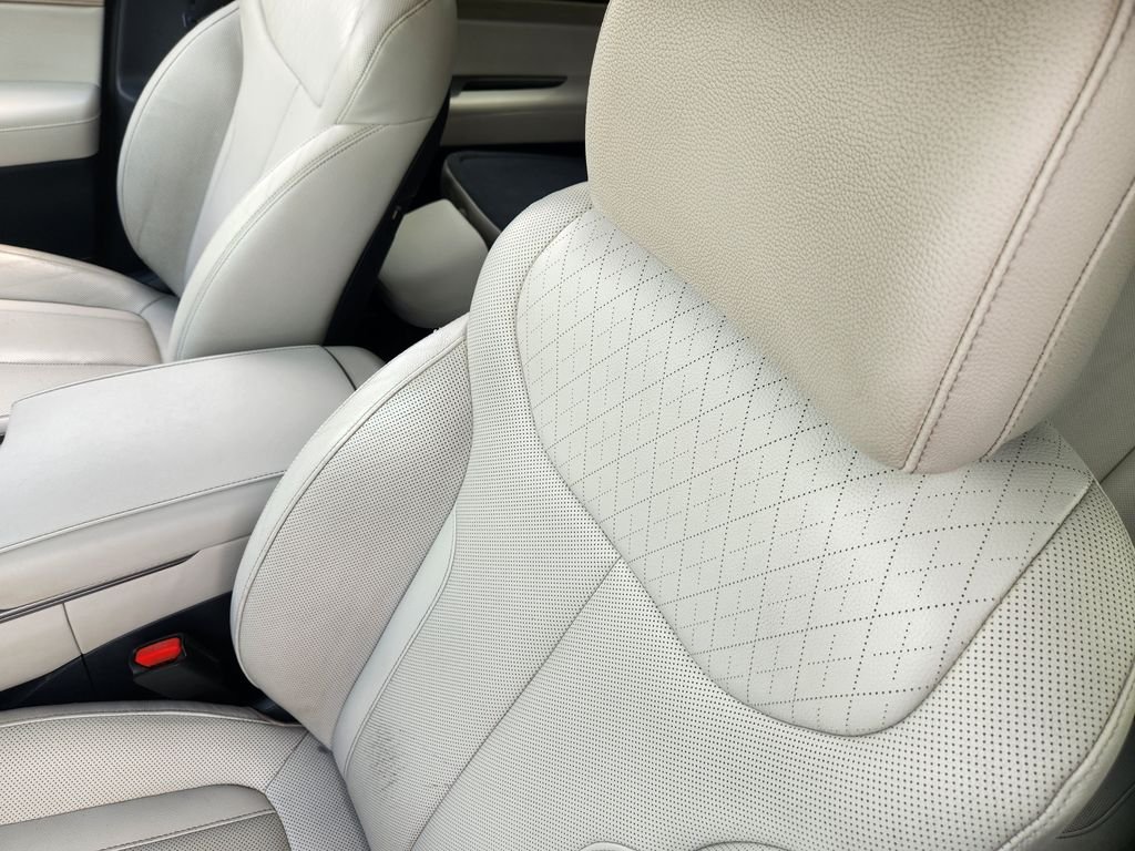 Used 2020 Hyper White Hyundai SEL image 26