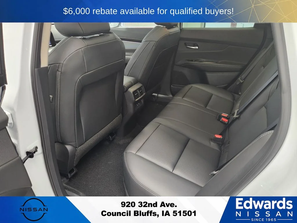 New 2026 Everest White Pearl TriCoat Nissan SL image 16