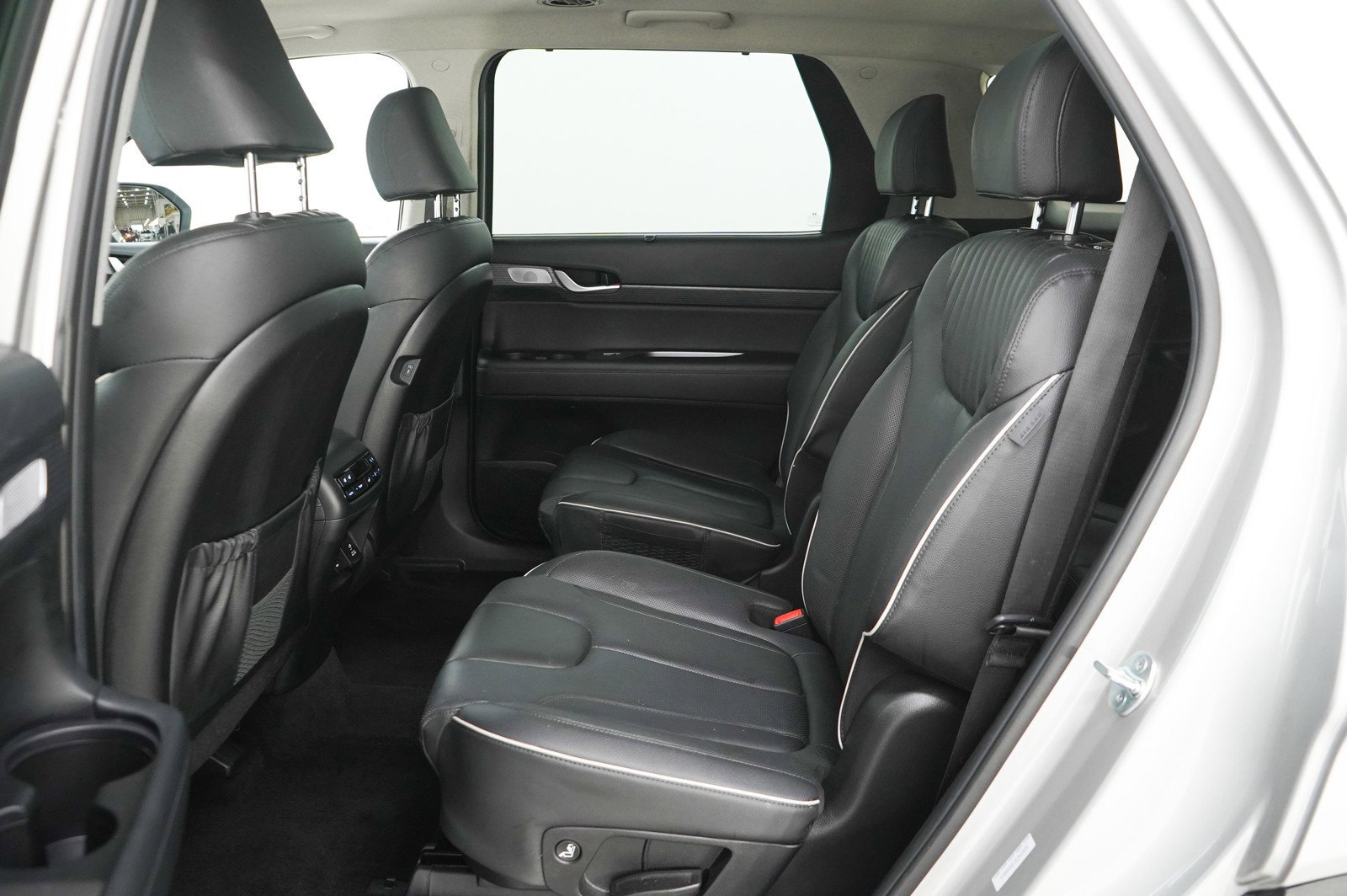 2025 Hyundai Palisade Limited - Photo 17