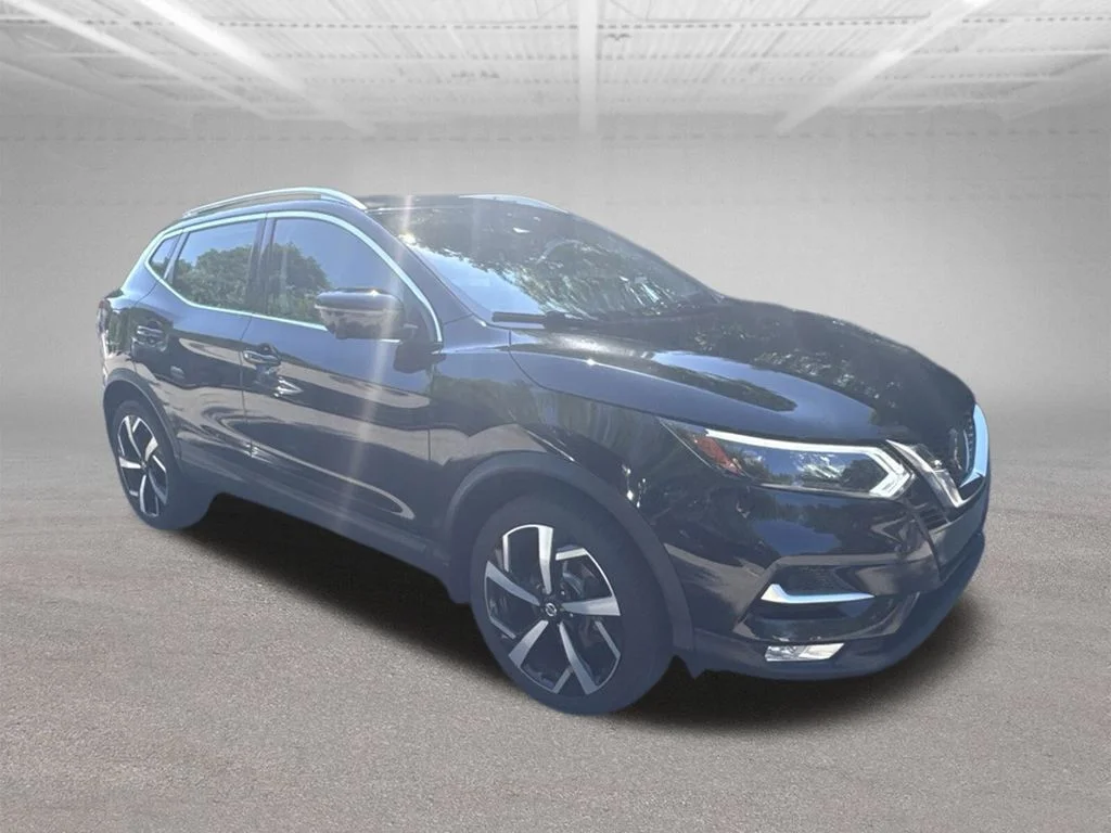 Used 2020 Black Nissan SL image 8
