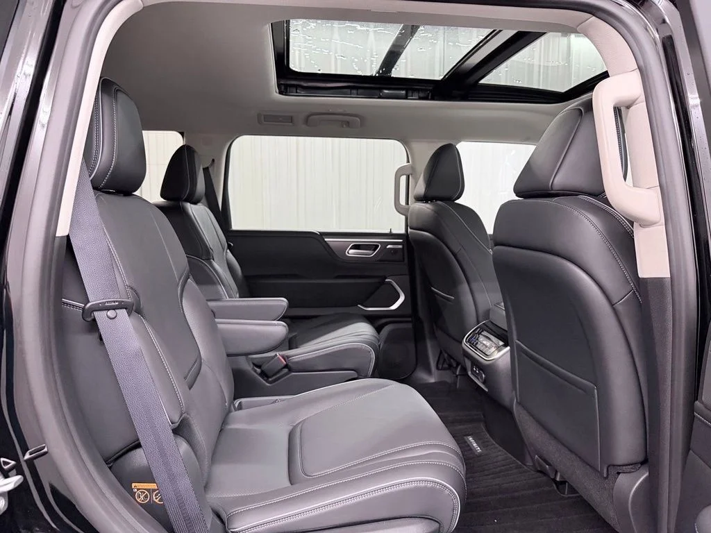 Used 2026 Black INFINITI LUXE image 44