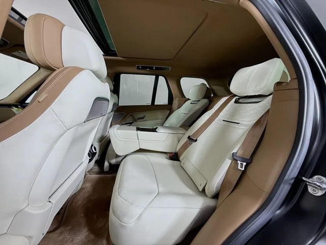 New 2026 Obsidian Black Satin Land Rover SV Signature Suite image 24
