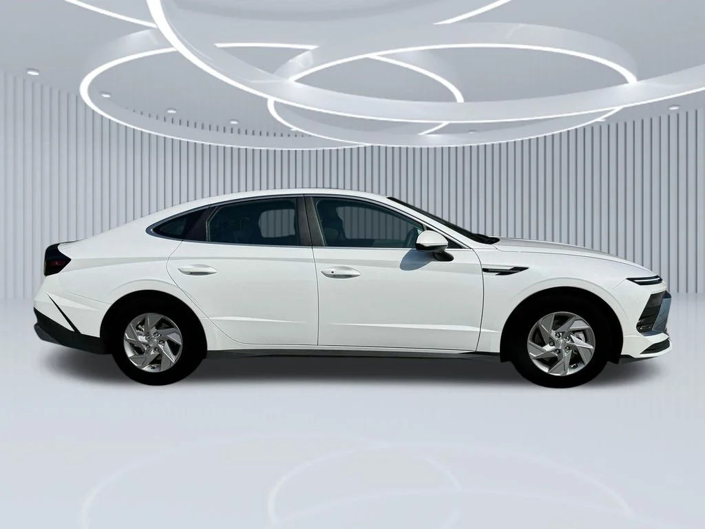 2025 Hyundai Sonata SE - Photo 28