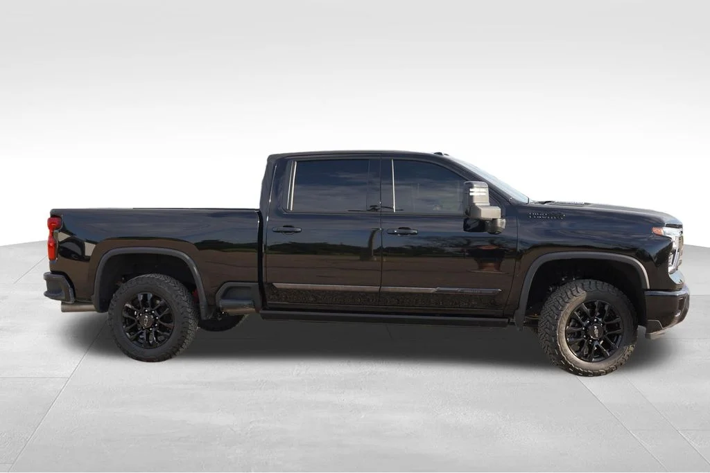 Used 2024 Black Chevrolet High Country image 3