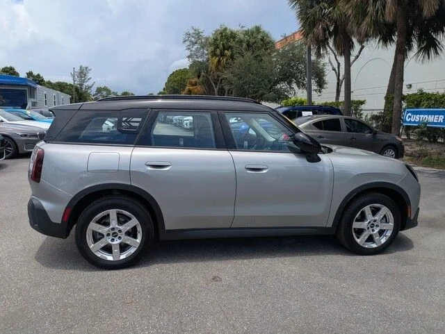 Used 2025 Silver MINI Cooper S ALL4 image 4