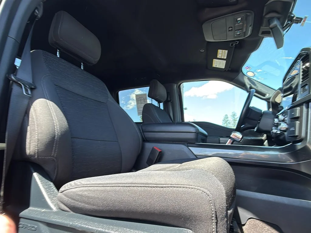 Used 2021 Agate Black Metallic Ford XLT image 24