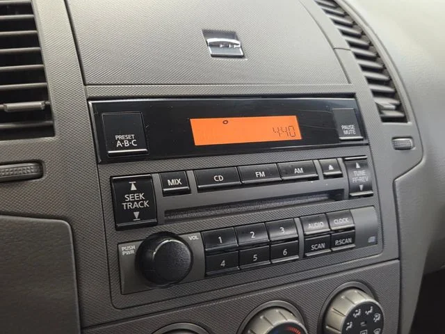 Used 2006 Silver Nissan 2.5 S image 17