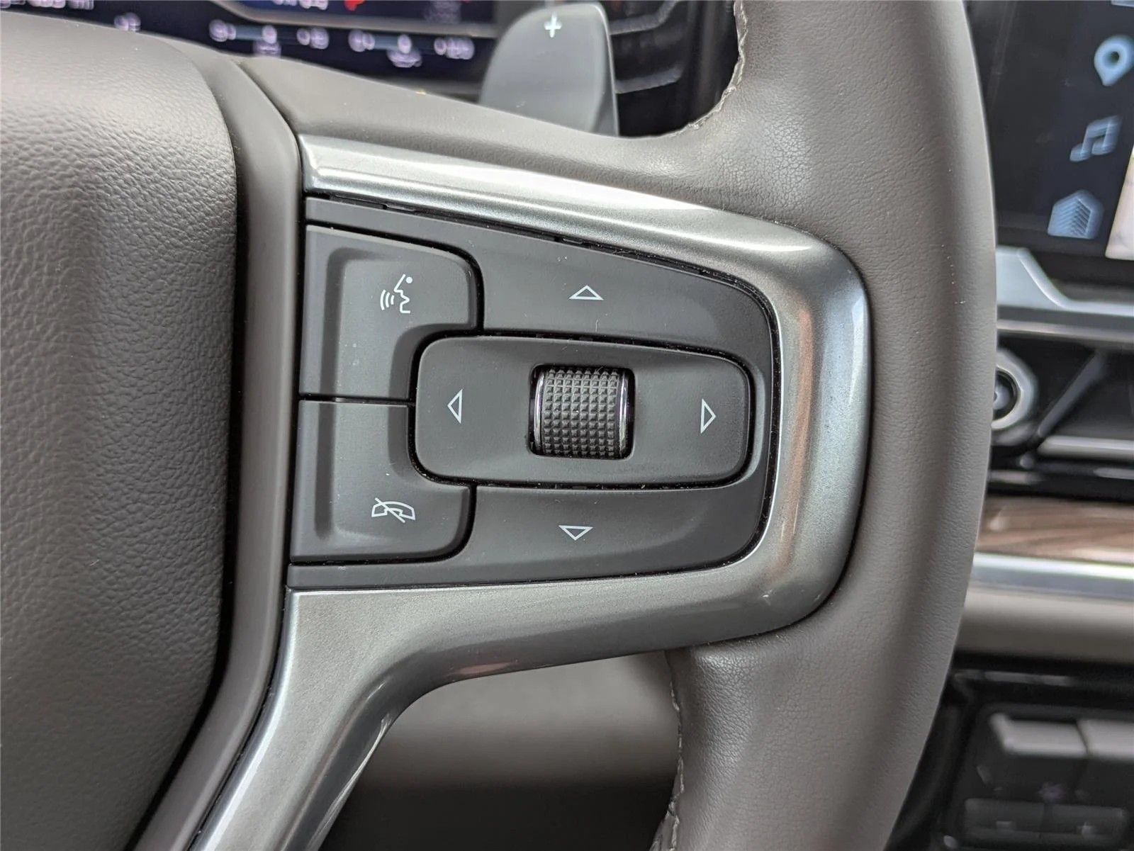 Used 2025 Sterling Gray Metallic Chevrolet RST image 12