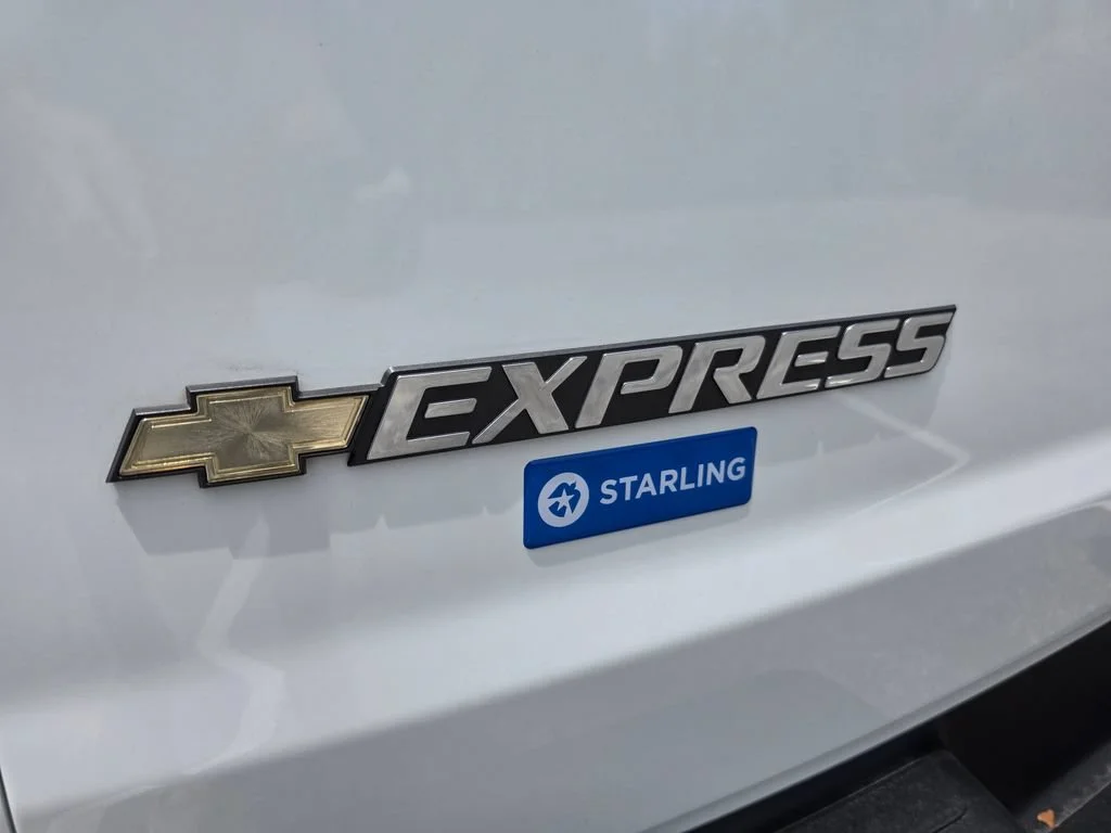 Used 2025 Summit White Chevrolet WT image 26