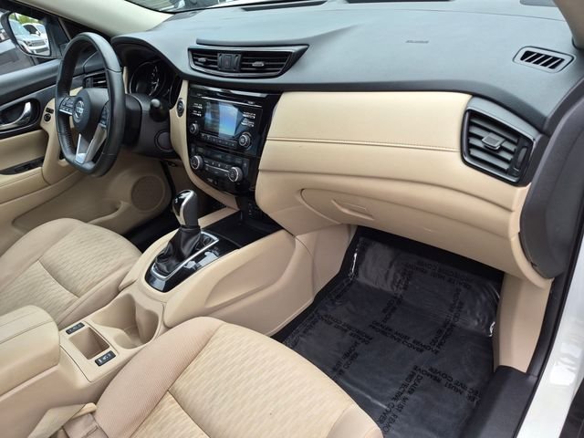 Used 2017 White Nissan SV image 27