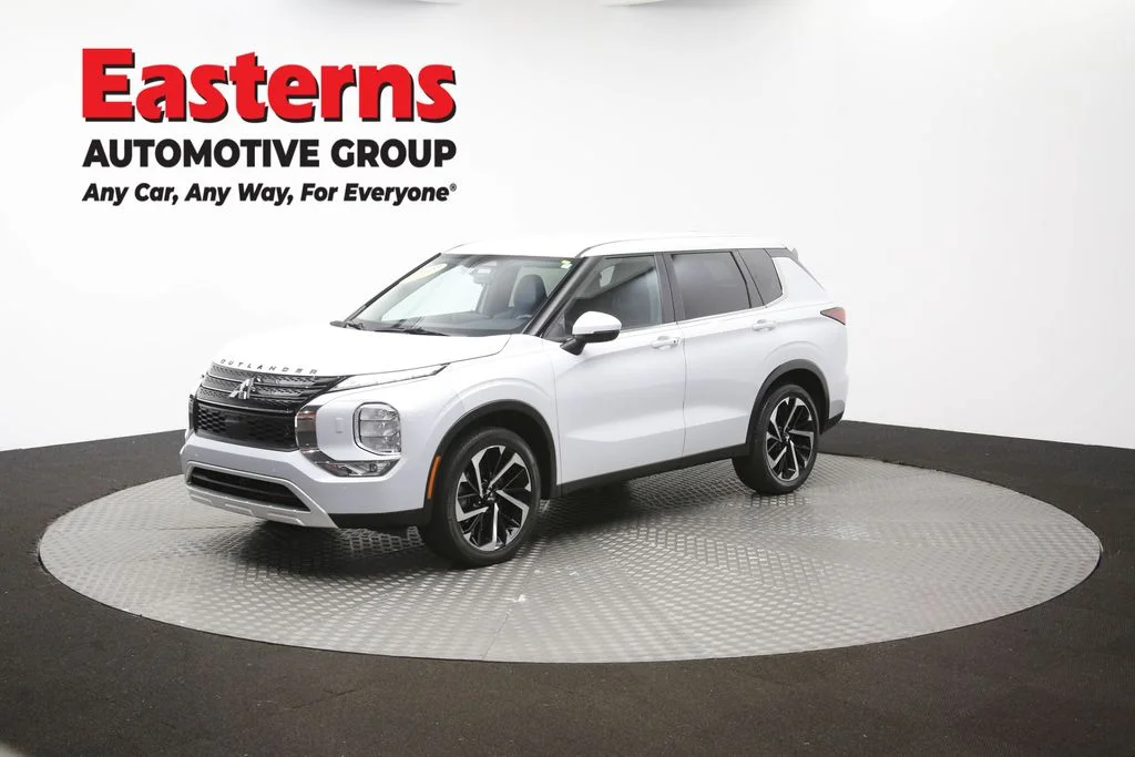 Used 2024 White Mitsubishi SE image 55