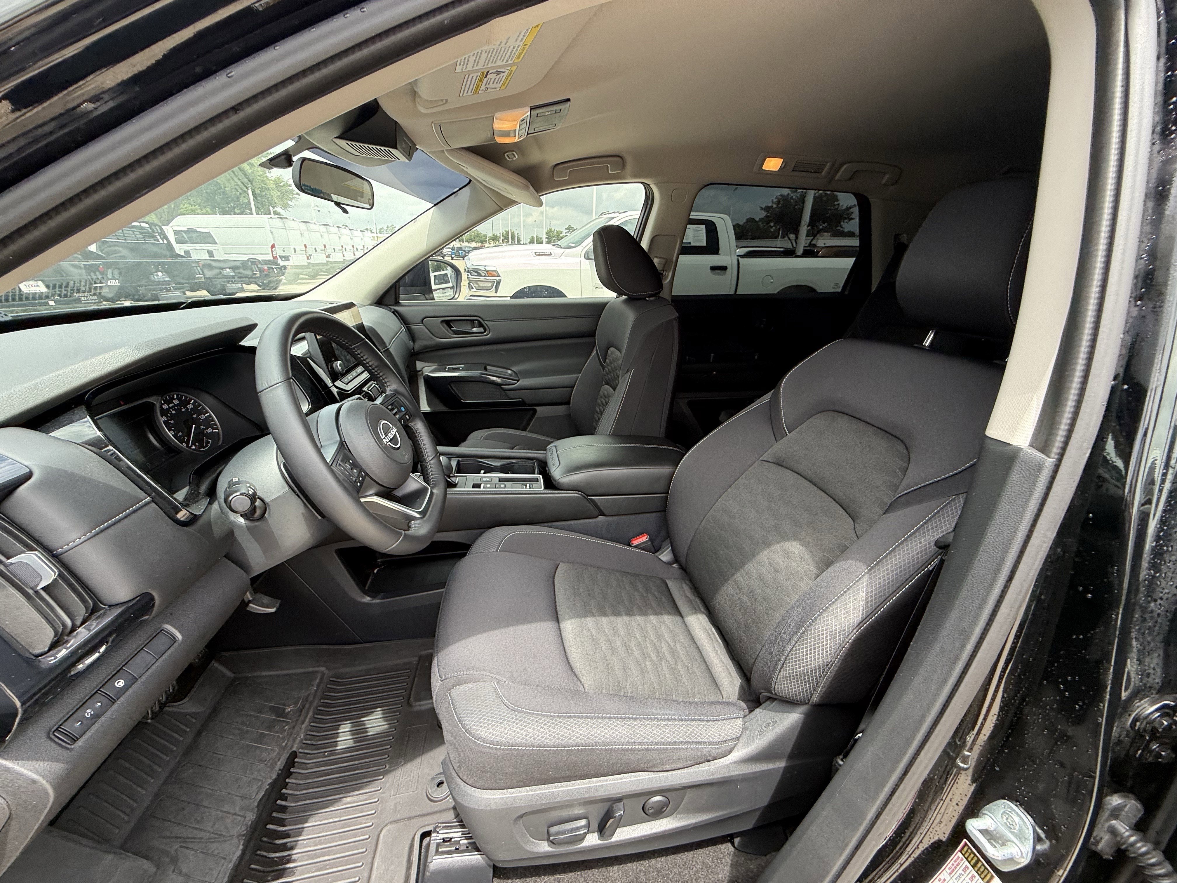 Used 2024 Super Black Nissan SV image 27