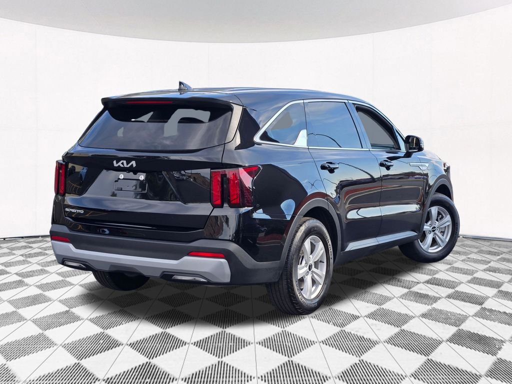 2024 Kia Sorento LX - Photo 17