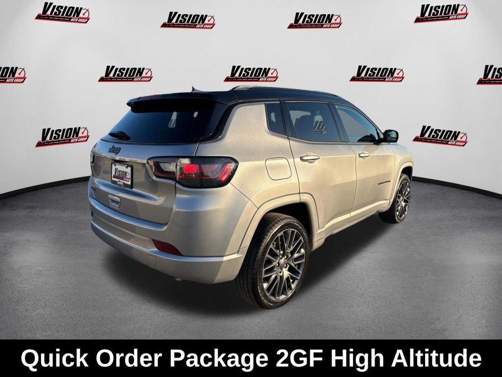 Used 2022 Silver Jeep High Altitude image 5