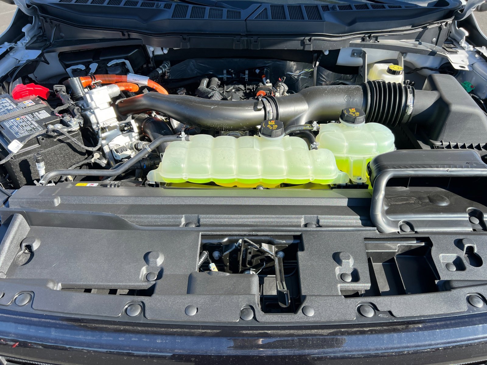 New 2025 OXFORD WHITE Ford XLT Hybrid image 20