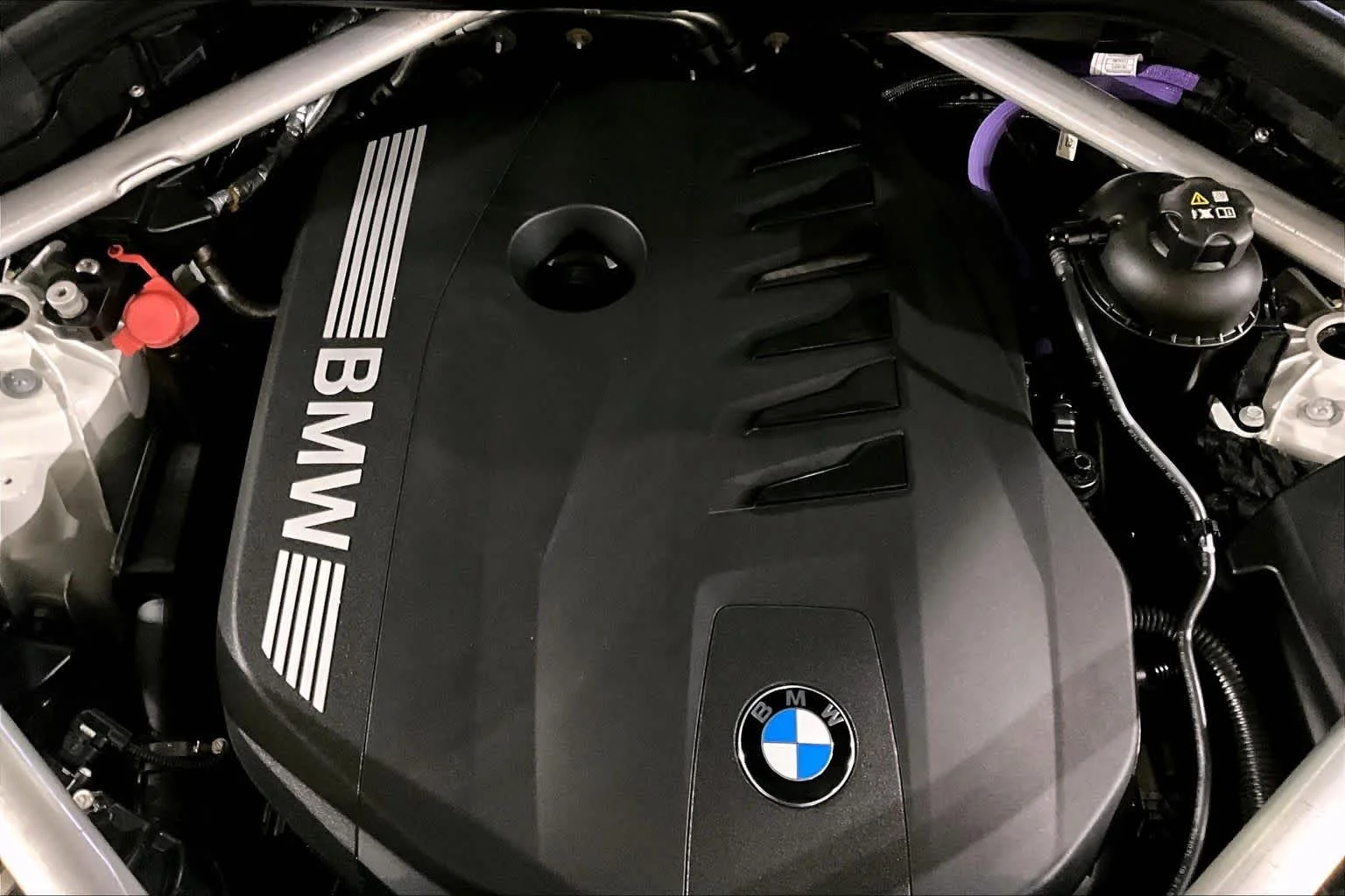 Certified Used 2024 Alpine White BMW xDrive40i image 30