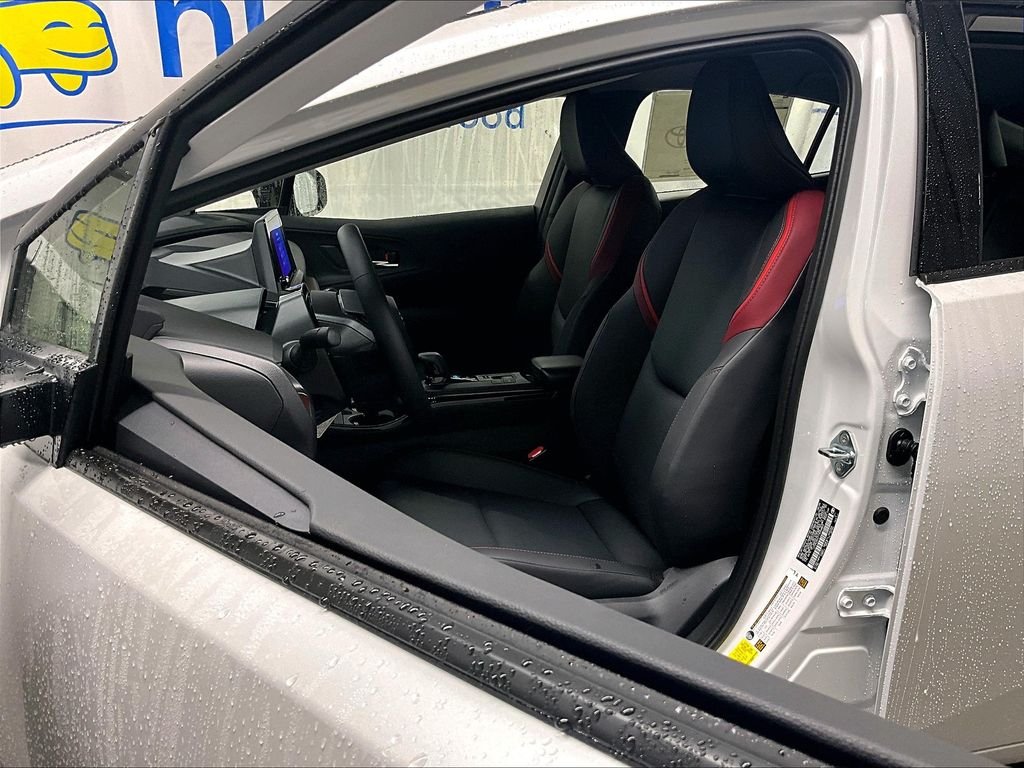 2026 Toyota Prius Plug-in Hybrid XSE - Photo 11