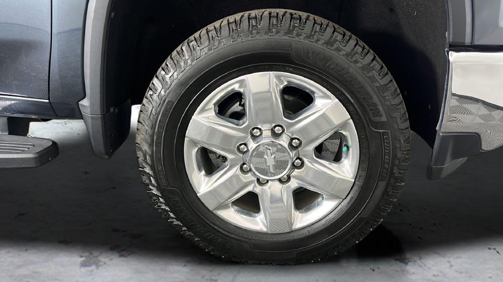 Used 2020 Shadow Gray Metallic Chevrolet LTZ image 43