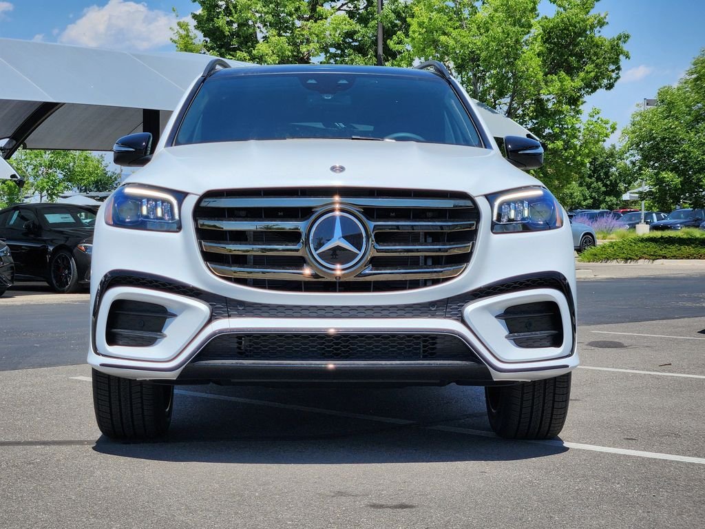 New 2026 MANUFAKTUR Signature Moonlight White Magno Mercedes-Benz GLS 450 4MATIC® image 3