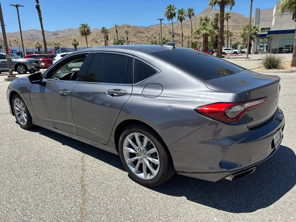 Used 2023  Acura Base image 4