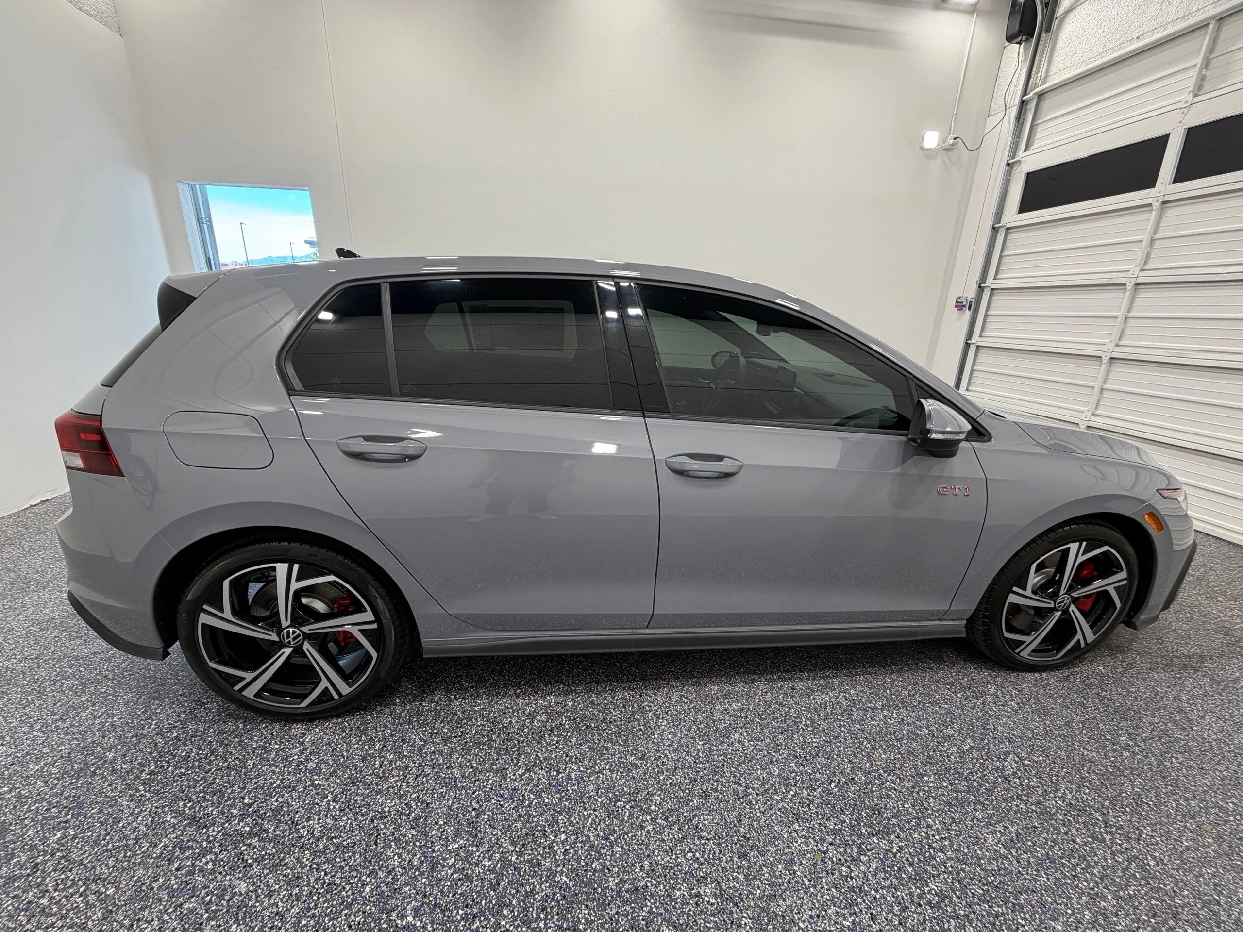 2025 Volkswagen Golf GTI SE - Photo 7